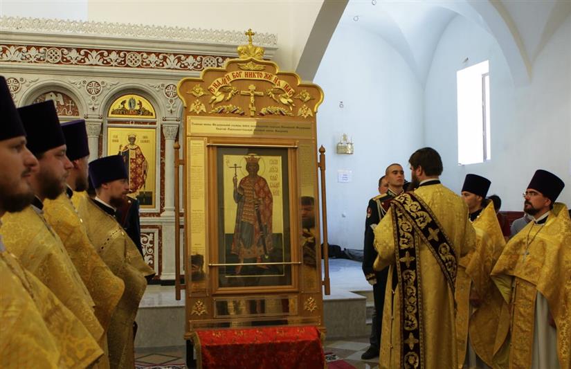 В День Крещения Руси в строящемся Главном храме Росгвардии впервые состоялась литургия (видео)