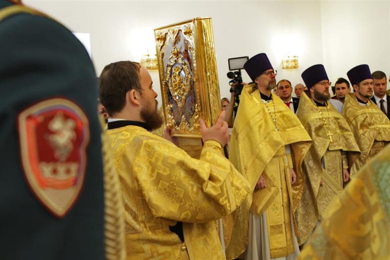 В День Крещения Руси в строящемся Главном храме Росгвардии впервые состоялась литургия (видео)