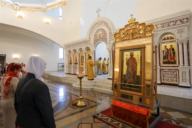 В День Крещения Руси в строящемся Главном храме Росгвардии впервые состоялась литургия (видео)