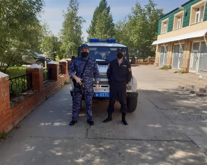 В Югре сотрудники Росгвардии пресекли факт пьяной езды, а также  задержали подозреваемую в нанесении ножевого ранения 