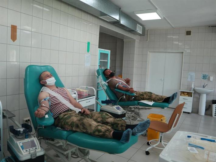 В Томске росгвардейцы приняли участие в донорской акции