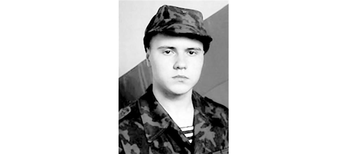 В Новосибирске военнослужащие Росгвардии почтили память погибшего сослуживца