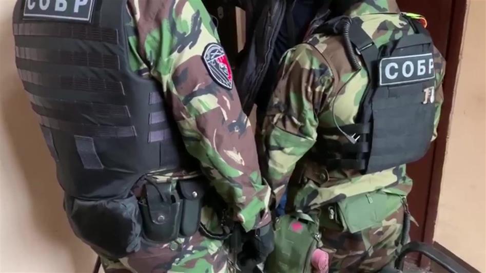 Сотрудники петербургского СОБР Росгвардии задержали подозреваемых в квартирных кражах