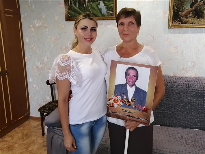 Военнослужащая Росгвардии рассказала журналистам «Северского телевидения» о своем деде-фронтовике