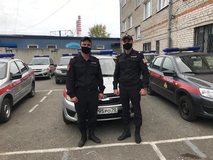 В Томске сотрудники Росгвардии помогли потерявшемуся ребенку вернуться домой 
