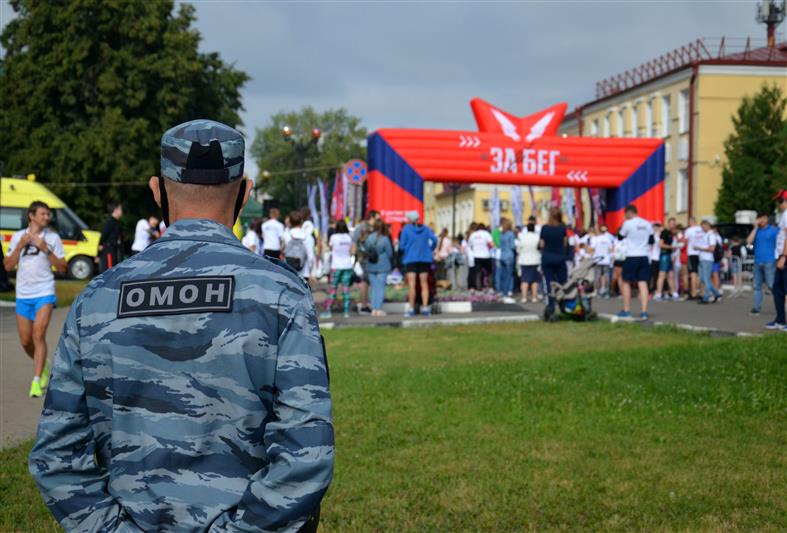 Росгвардейцы Центрального округа приняли участие в проведении IV Всероссийского полумарафона «ЗаБег»