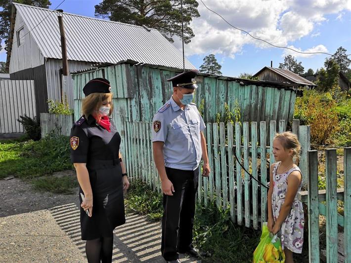 Накануне Дня знаний в Томской области росгвардейцы навестили детей погибших коллег