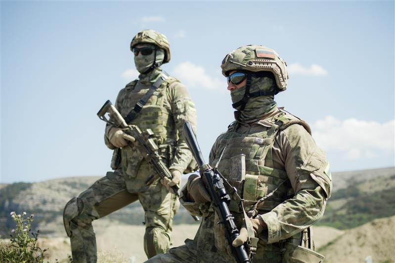 В Крыму журналисты федеральных телеканалов побывали на тренировке спецназа Росгвардии