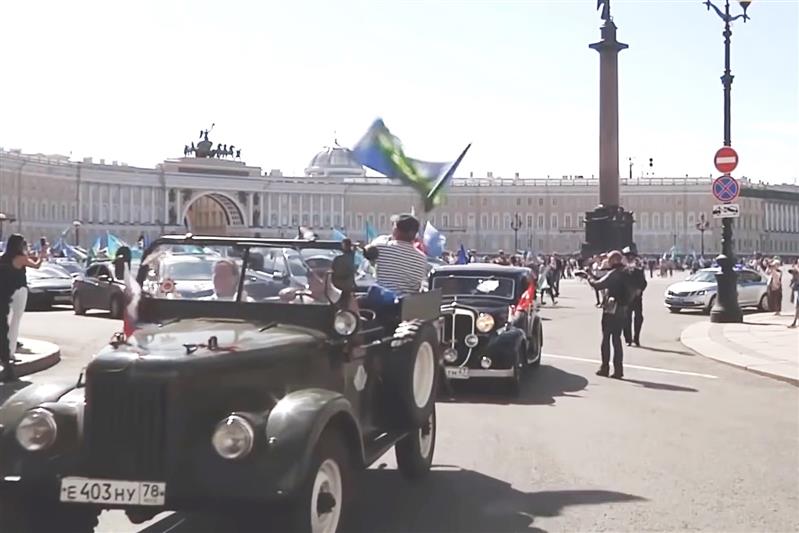 Росгвардейцы Северо-Западного округа обеспечили правопорядок в День ВДВ