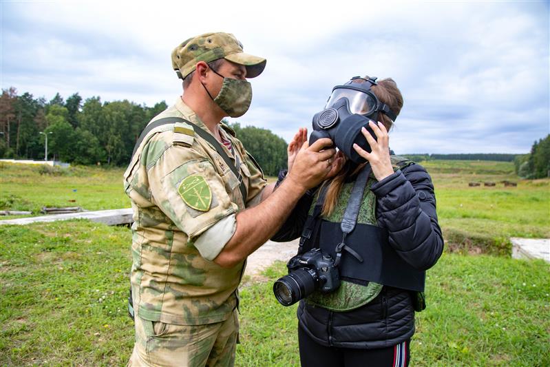 Нижегородские журналисты посетили учения подразделений РХБЗ Росгвардии (фото)