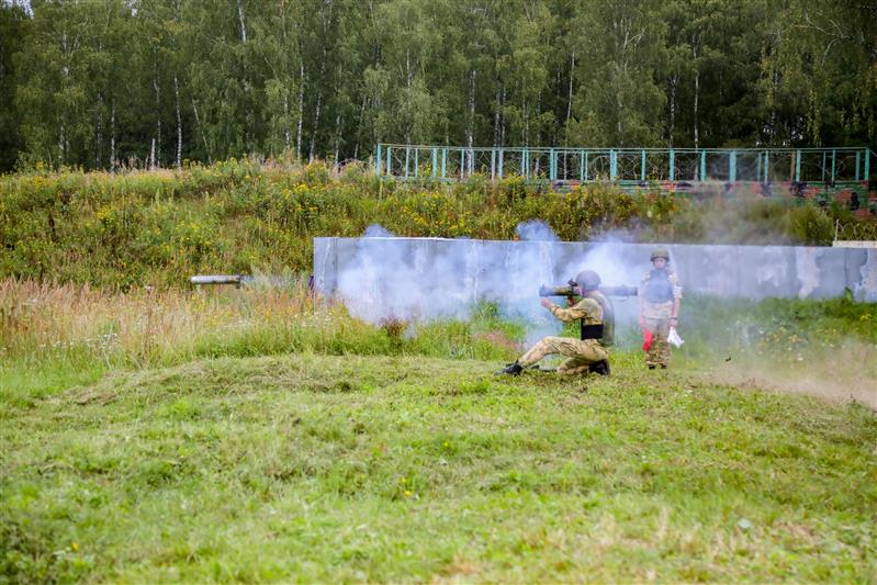 Нижегородские журналисты посетили учения подразделений РХБЗ Росгвардии (фото)