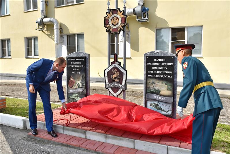 В омской воинской части Росгвардии открыт мемориал погибшим защитникам Отечества 