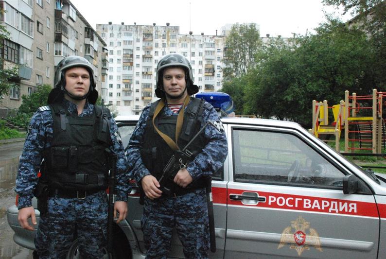 На Среднем Урале росгвардейцы предотвратили возгорание жилого многоквартирного дома