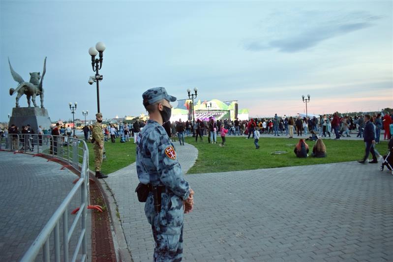 Росгвардия и полиция выполнили задачи по охране общественного порядка на мероприятиях, посвященных 100-летию Татарстана