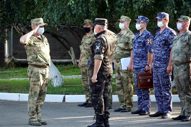 Командующий Приволжским округом Росгвардии проверил подразделения ведомства в Оренбургской области