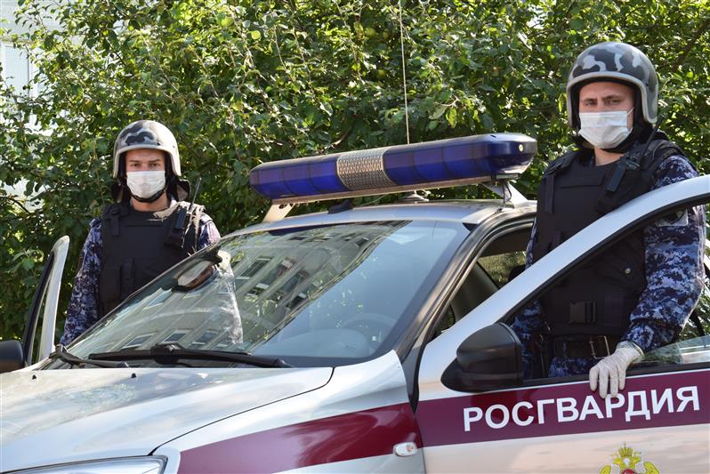 В Нижнем Новгороде сотрудники Росгвардии задержали находившегося в розыске мужчину