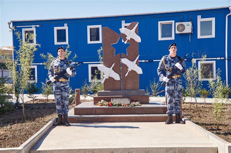В Крыму открыт памятник погибшим сотрудникам ОМОН (фото, видео)
