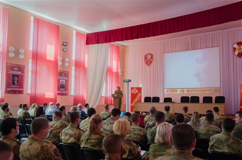 В Пензе росгвардейцы присоединились к всероссийской акции «Великое кино великой страны»