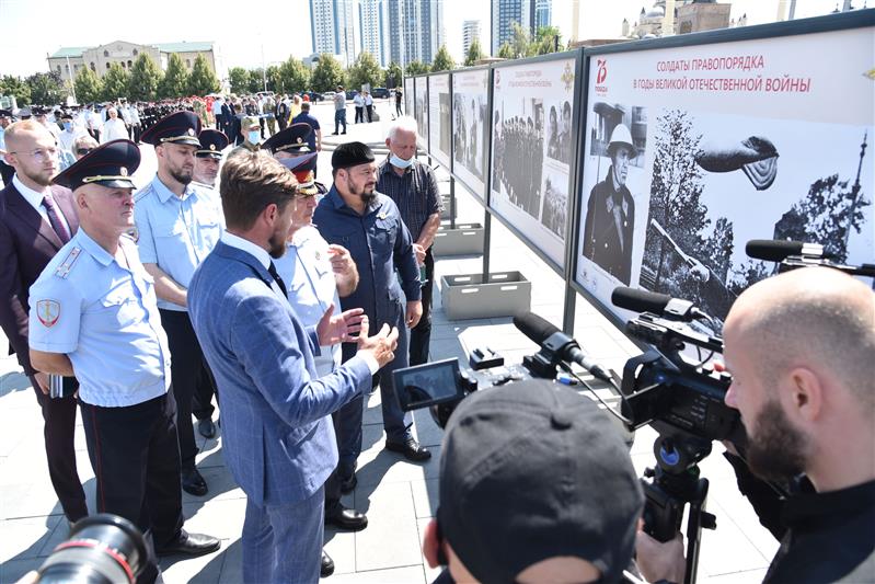 Фотовыставка «Солдаты правопорядка в годы Великой Отечественной войны» прибыла в Грозный