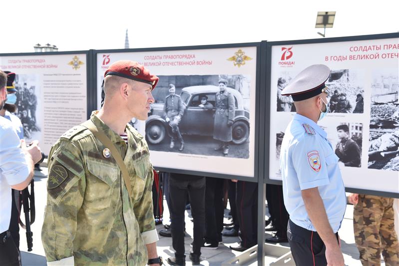 Фотовыставка «Солдаты правопорядка в годы Великой Отечественной войны» прибыла в Грозный