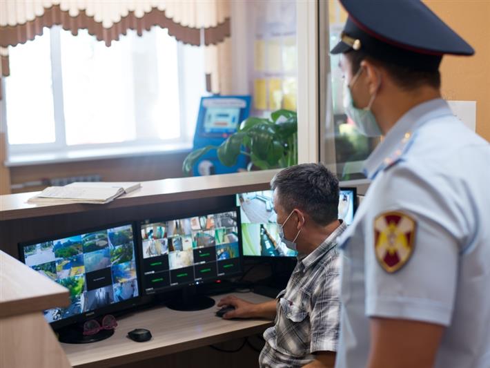 Росгвардия участвует в проверке готовности объектов образования Хакасии к новому учебному году