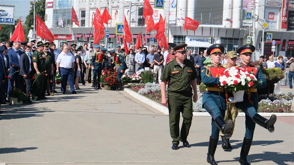 В День города Орла офицеры регионального управления Росгвардии почтили память погибших в годы Великой Отечественной войны