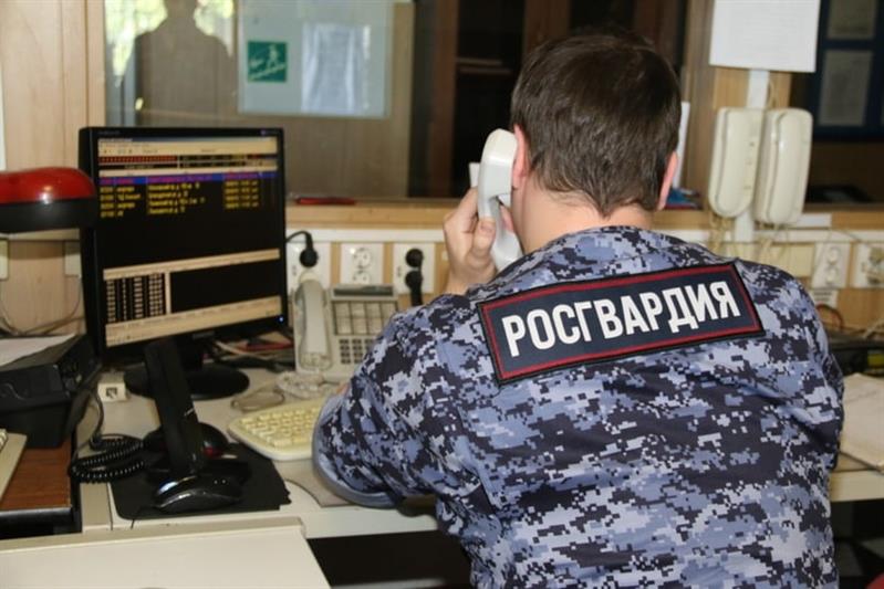 Нарядом вневедомственной охраны Росгвардии в Выборге задержаны мужчина и женщина, которые устроили скандал в городской больнице