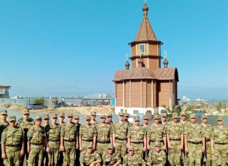 В Севастополе росгвардейцы приняли участие во встрече чудотворной православной иконы