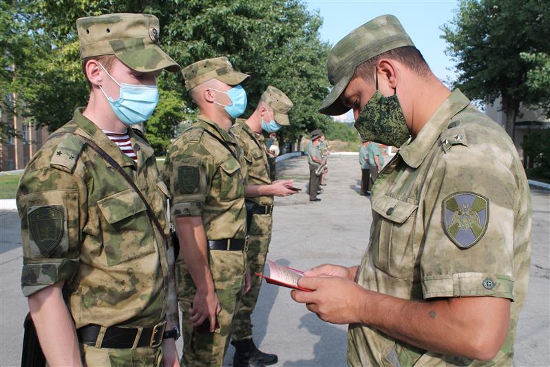 Коллектив центра подготовки личного состава Приволжского округа Росгвардии пополнился молодыми офицерами 