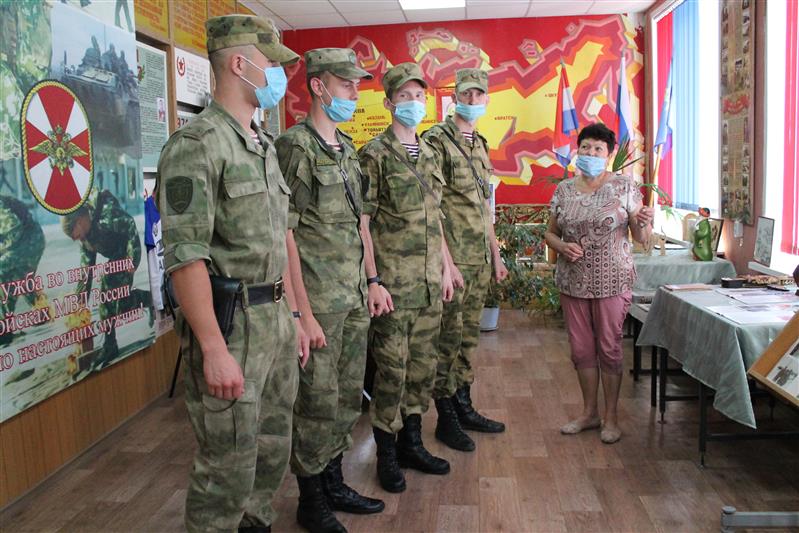 Коллектив центра подготовки личного состава Приволжского округа Росгвардии пополнился молодыми офицерами 