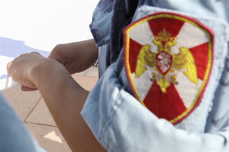 Военнослужащие и сотрудники Росгвардии  приняли участие в праздновании  Дня государственного флага Российской Федерации