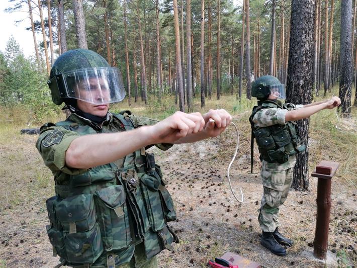 Военнослужащие инженерно-саперных подразделений Уральского округа Росгвардии закрепили профессиональные навыки
