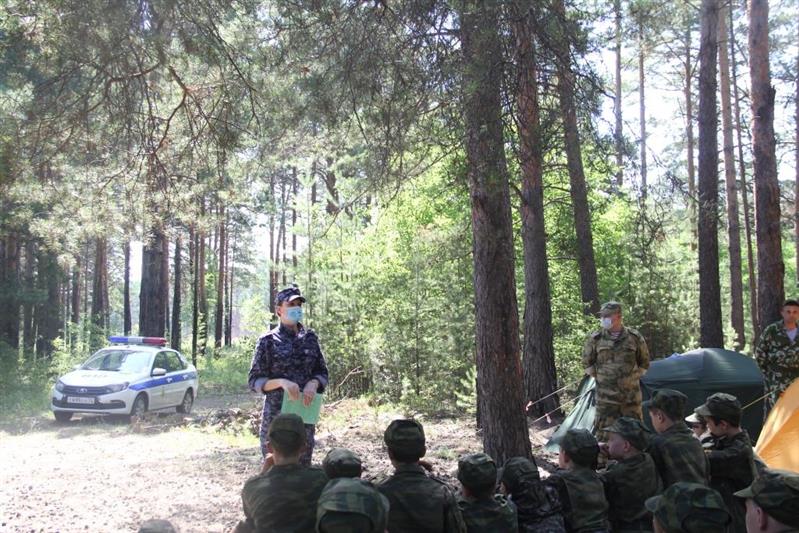 Росгвардейцы напомнили тюменским школьникам о правилах безопасности