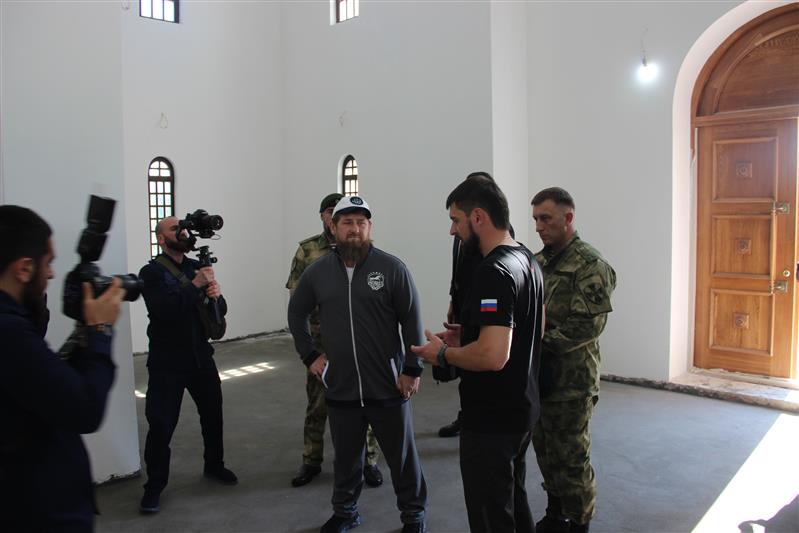  Глава Чечни проинспектировал ход строительства храмового комплекса в грозненском соединении Росгвардии