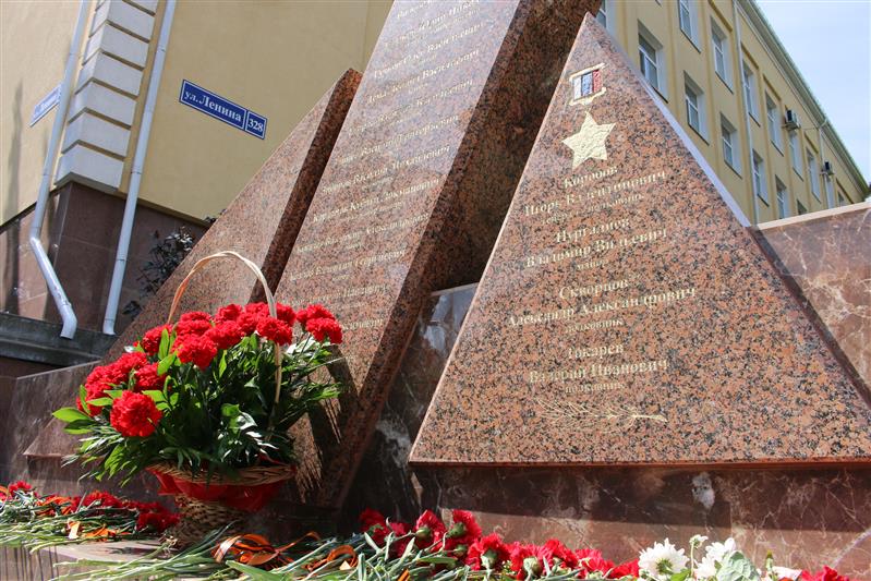 Росгвардейцы приняли участие в открытии мемориала героям-авиаторам в Ставрополе