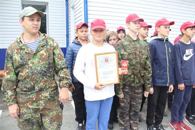 В Тюмени проведена военно-спортивная эстафета для школьников, посвящённая 40-летию Уральского округа Росгвардии