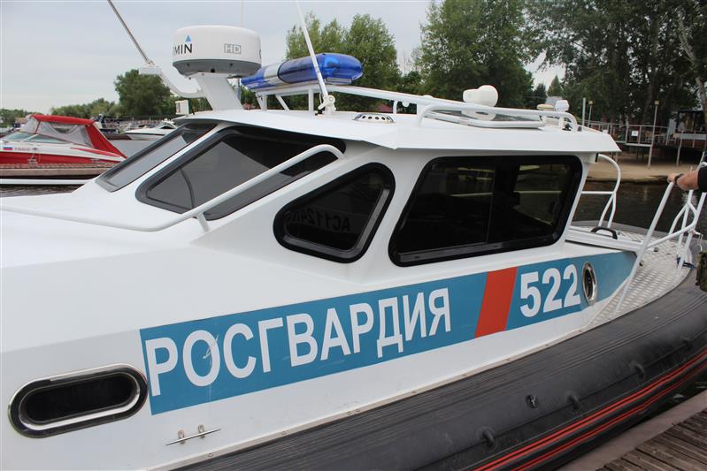 Сотрудники Росгвардии и МЧС проверили водителей водного транспорта в акватории Волги