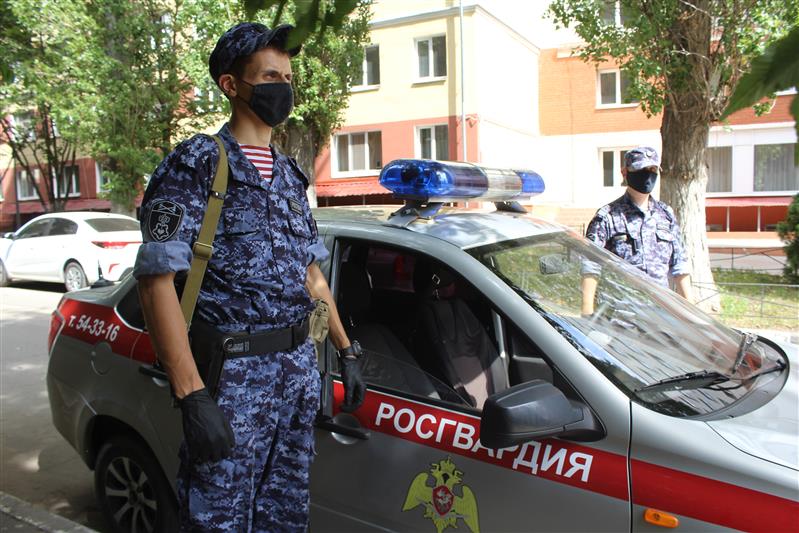 В Саратове сотрудники Росгвардии задержали подозреваемого в тяжком преступлении