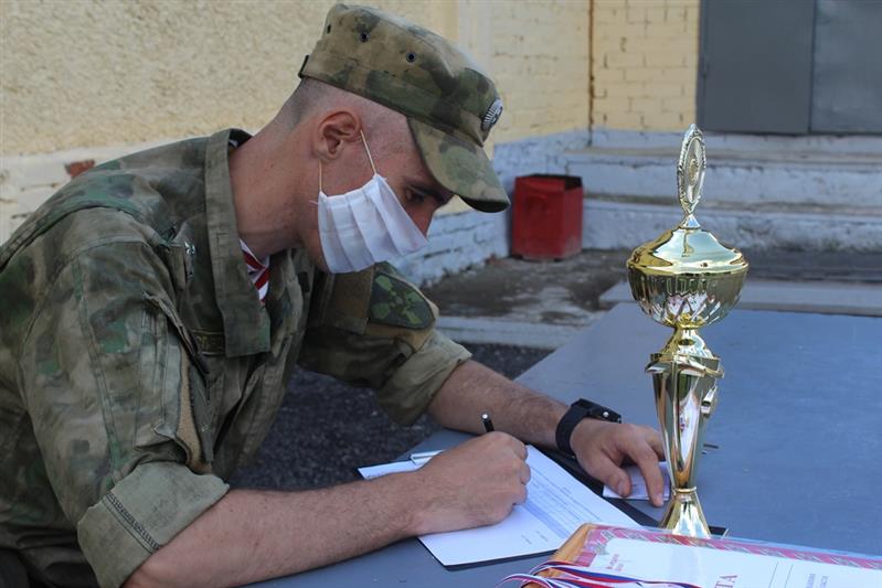 В Управлении Росгвардии по Саратовской области определили лучших специалистов-кинологов