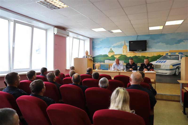 Герой Советского Союза Геннадий Зайцев посетил пермский ОМОН 