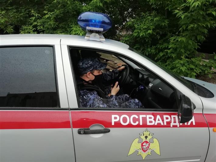 В Тюмени росгвардейцы задержали подозреваемого в краже на крупную сумму денег