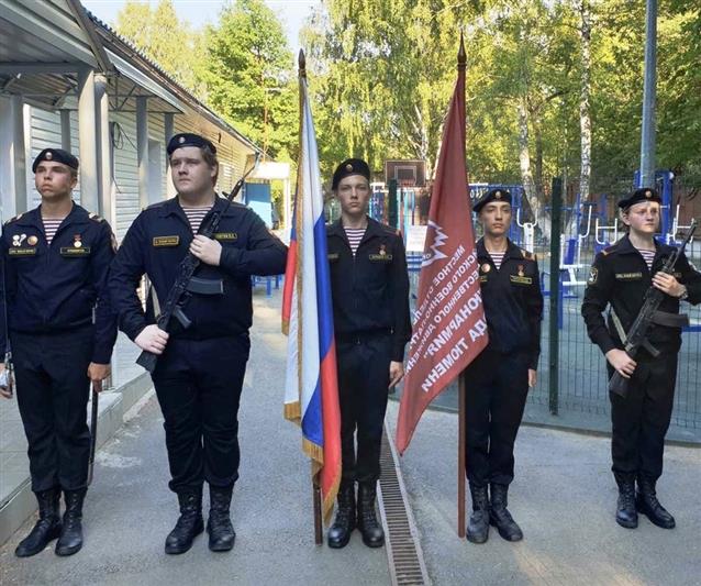 Сотрудники спецподразделений Росгвардии в рамках ведомственной акции провели профориентационные мероприятия для юных тюменцев