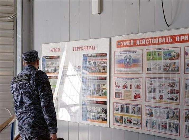 Росгвардия участвует в проверках готовности образовательных учреждений Свердловской области к началу нового учебного года 