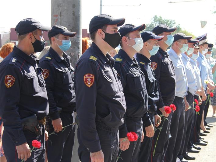 В Алтайском крае увековечили память о погибшем сотруднике вневедомственной охраны