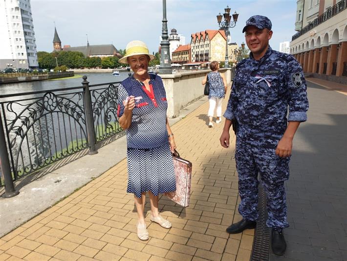 В Северо-Западном округе Росгвардии прошли мероприятия, посвященные Дню государственного флага 