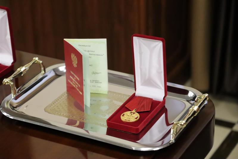 Врио губернатора Камчатского края вручил госнаграды командирам спецподразделений Росгвардии