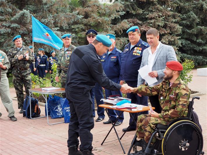 В День воздушно-десантных войск белгородским росгвардейцам –десантникам вручили памятные медали