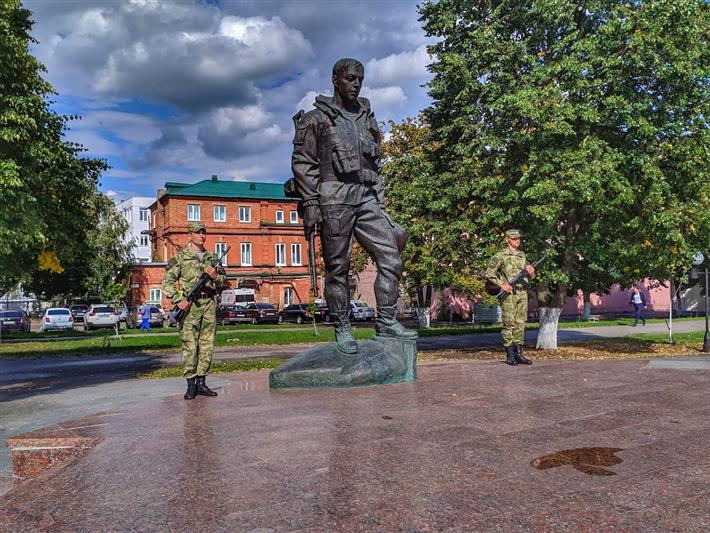 В Пензе ветераны и действующие военнослужащие спецназа Росгвардии почтили память погибших товарищей