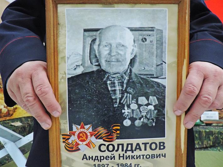 Росгвардеец из Хакасии и его дочь рассказали о боевом пути родственников-фронтовиков