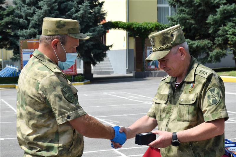 Командующий Южным округом Росгвардии поздравил инспекторов ВАИ с достойным выступлением на всеармейском конкурсе 